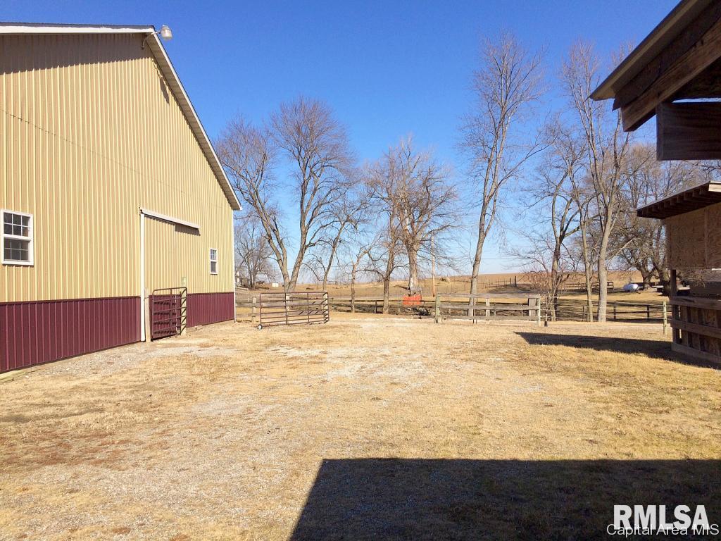 4040 Tuxhorn Road Springfield, IL 62712 - Photo 5 of 27