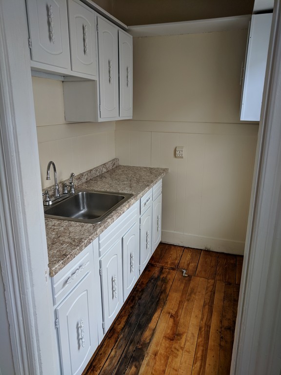 12 Alpine Street Worcester, MA 01610 - Photo 4 of 30