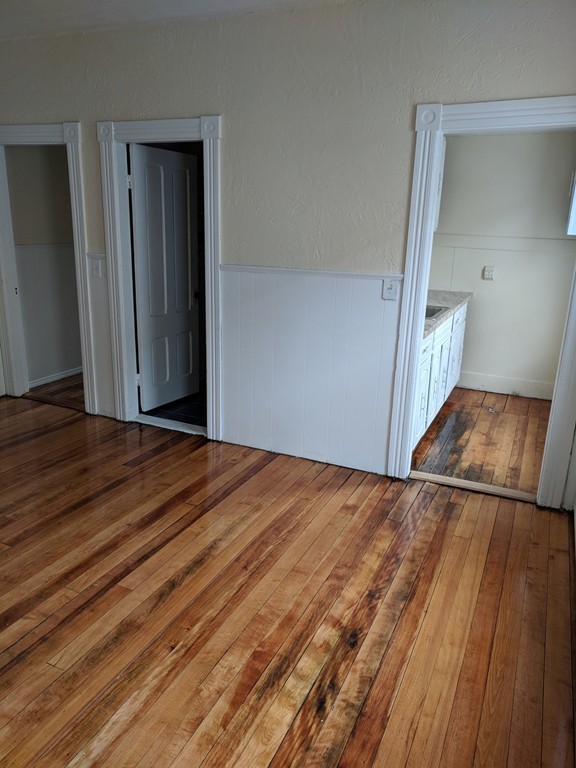 12 Alpine Street Worcester, MA 01610 - Photo 6 of 30