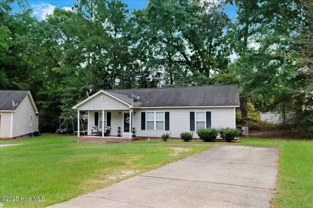 $225,000 | 154 Creekside Drive, Four Oaks, NC 27524