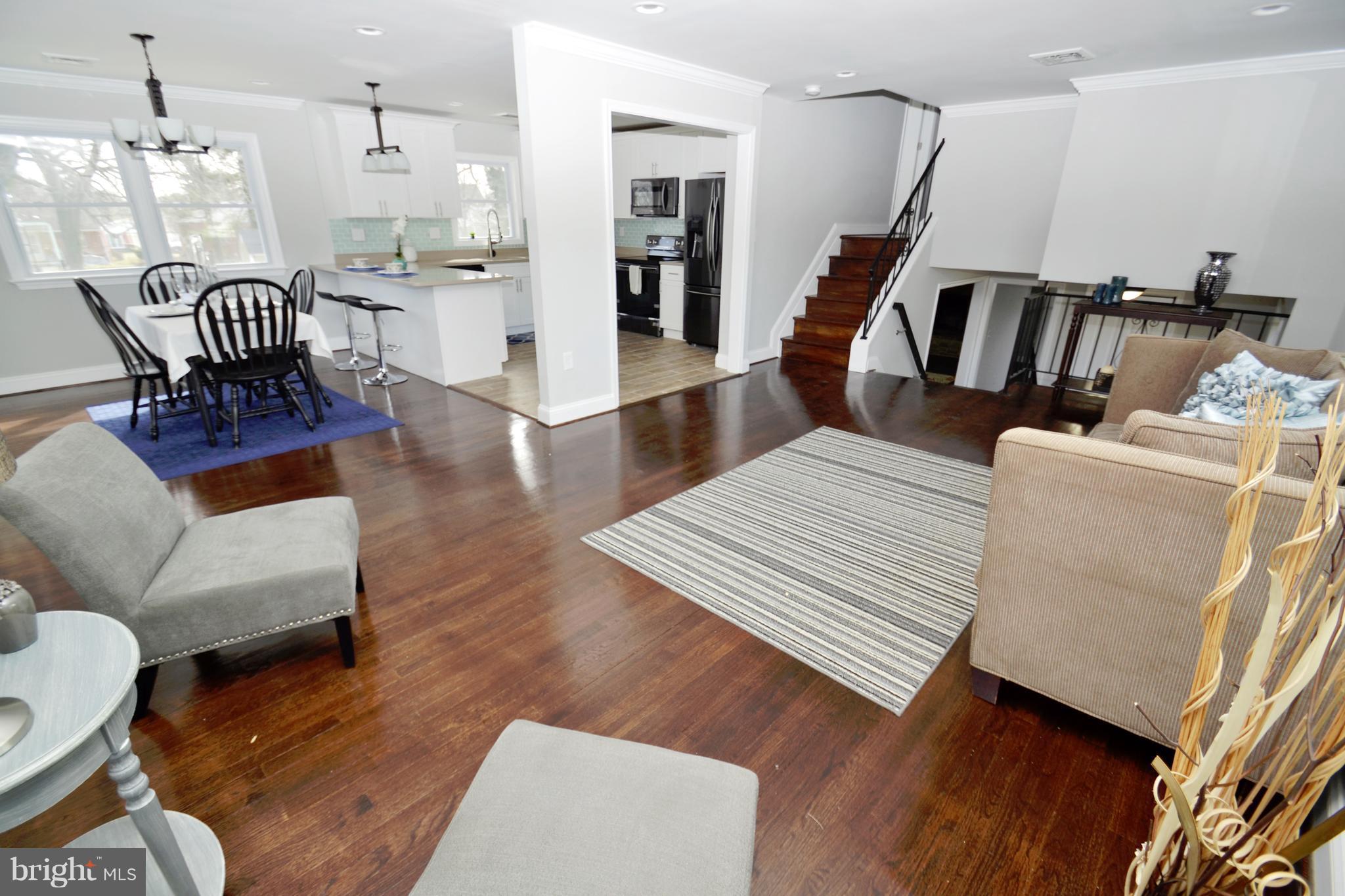 5915 Old Frederick Road Baltimore, MD 21228 - Photo 3 of 30 Living Room