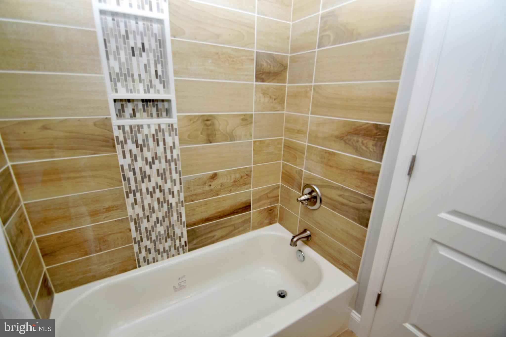 5915 Old Frederick Road Baltimore, MD 21228 - Photo 22 of 30 Bath