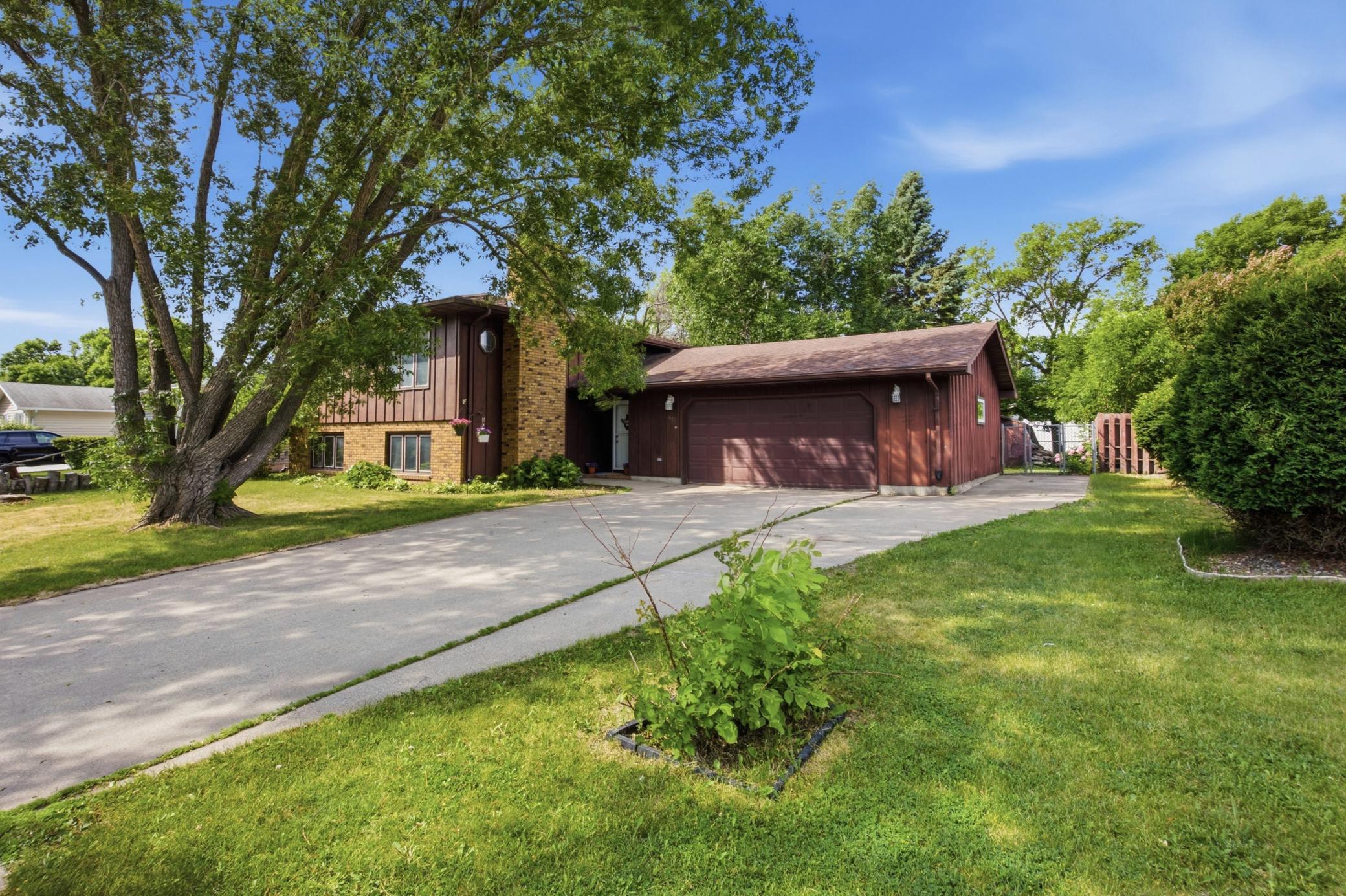 421 Rensvold Boulevard Moorhead, MN 56560 - Photo 3 of 26