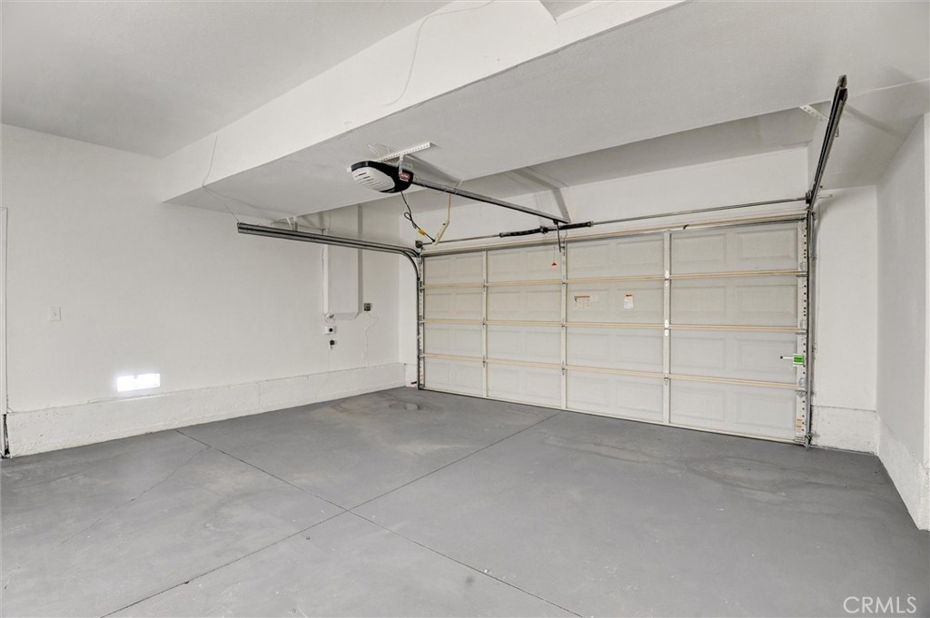 6959 Valatta Place Rancho Cucamonga, CA 91701 - Photo 21 of 25 Garage