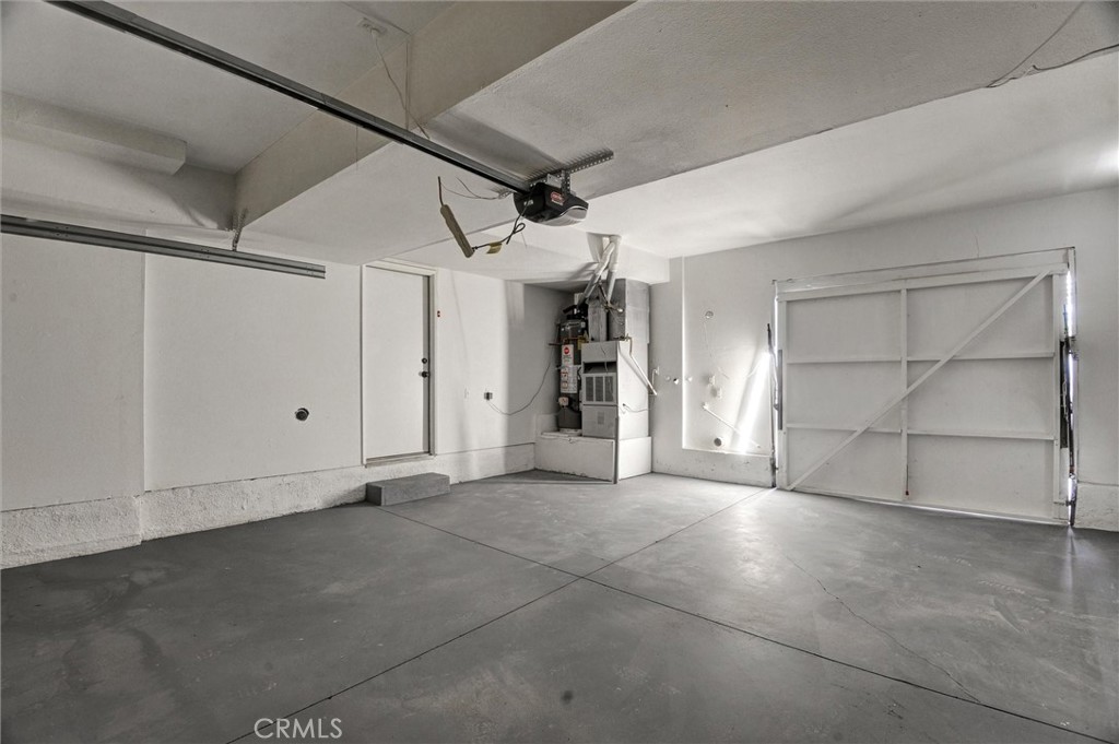 6959 Valatta Place Rancho Cucamonga, CA 91701 - Photo 22 of 25 Garage