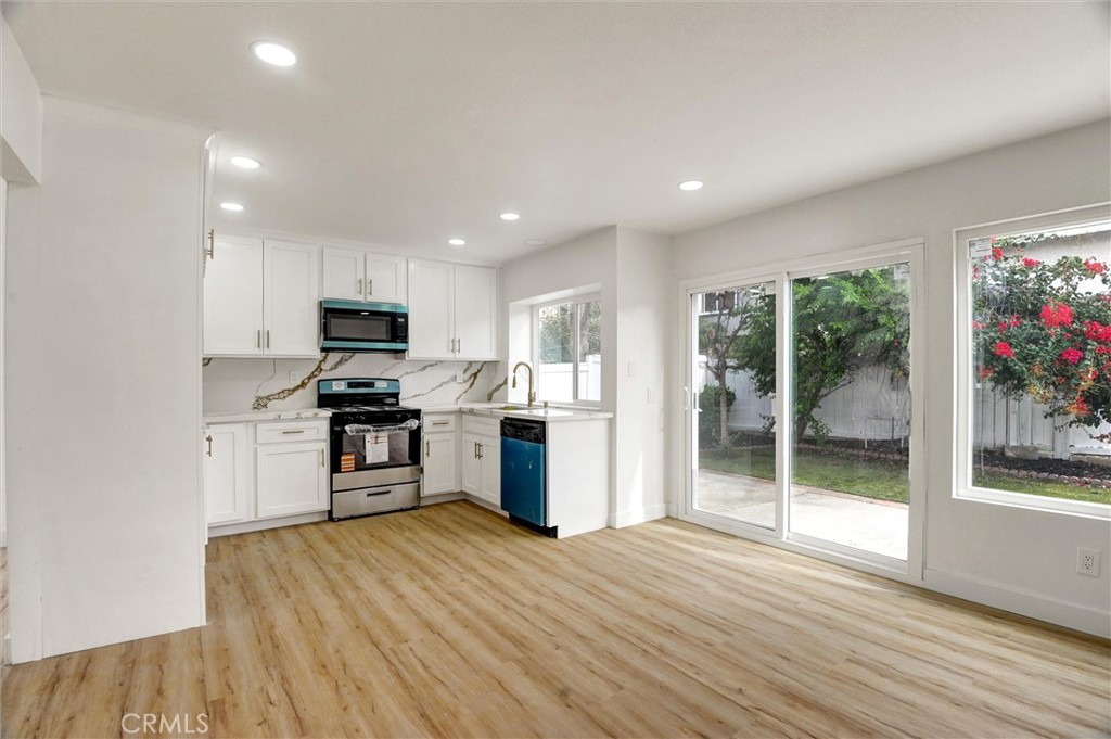 6959 Valatta Place Rancho Cucamonga, CA 91701 - Photo 4 of 25 Kitchen