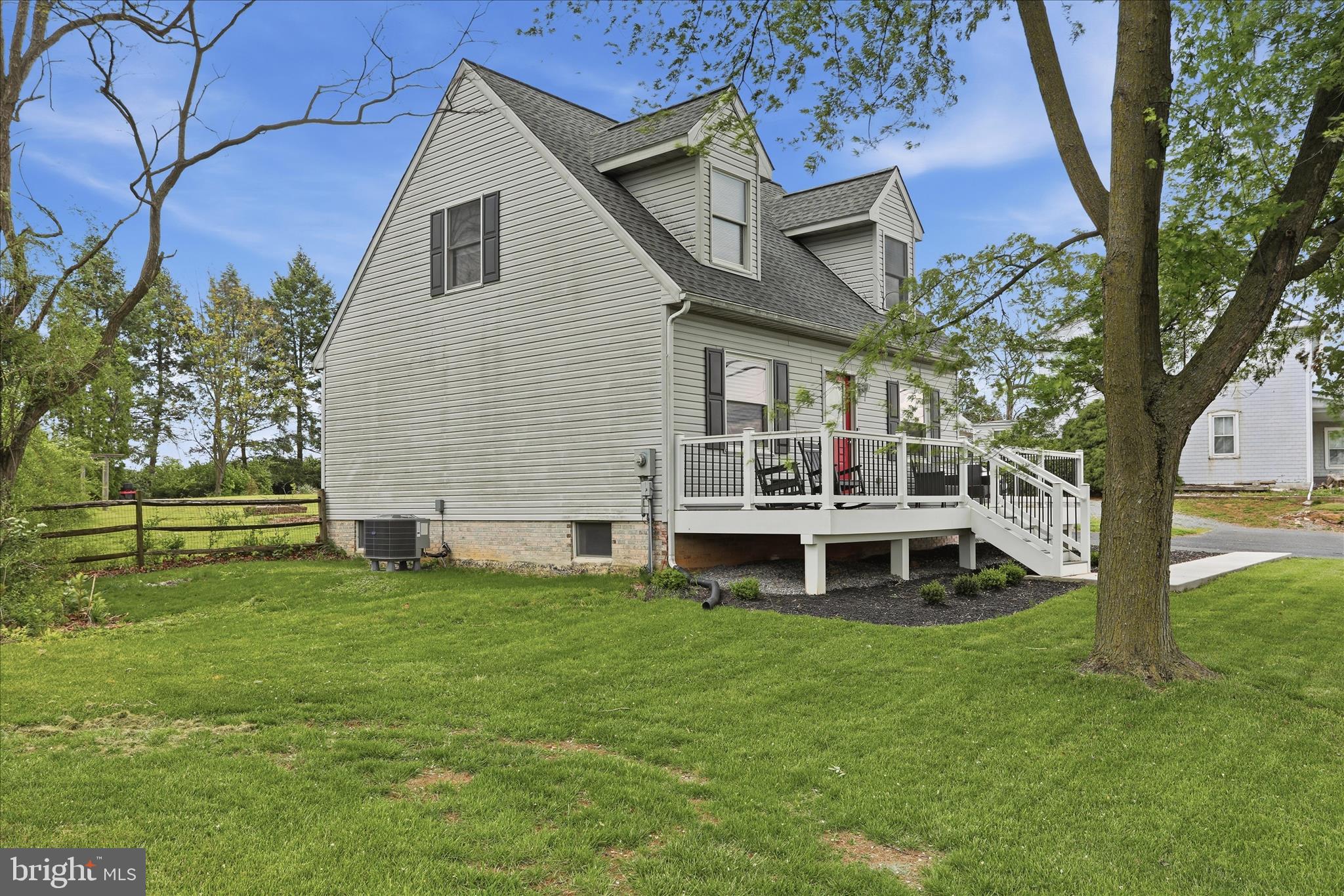 13427 Maugansville Road Hagerstown, MD 21740 - Photo 3 of 39