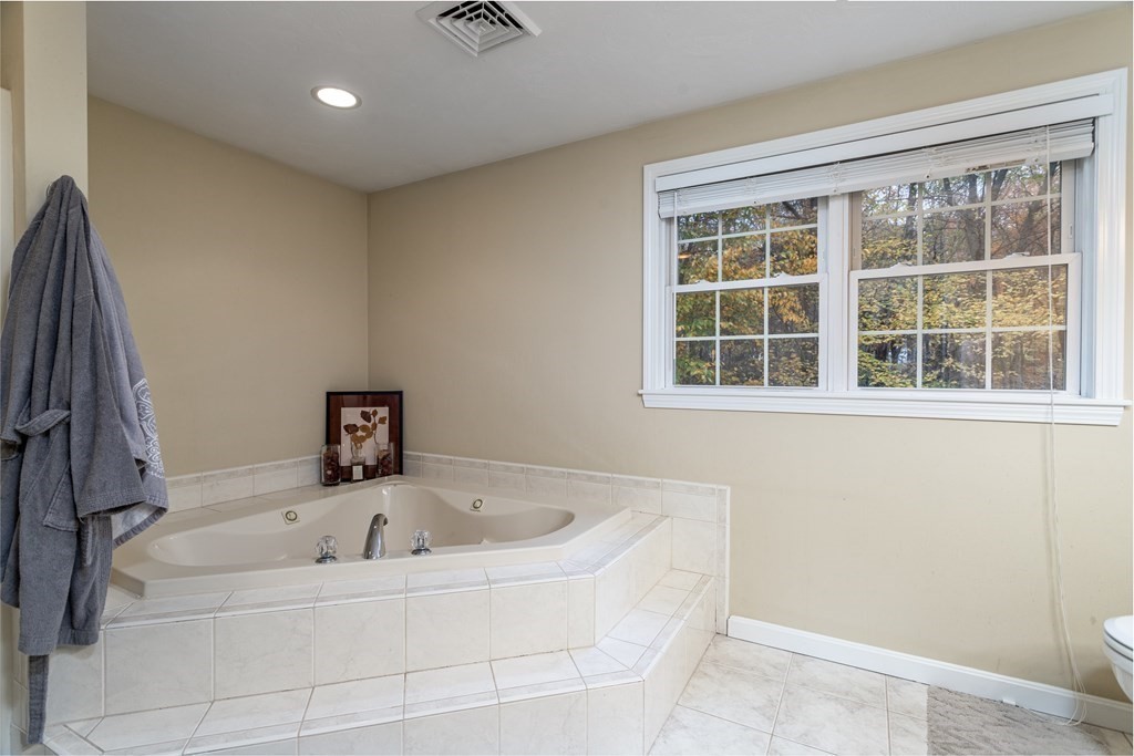 12 Coldbrook Road Millbury, MA 01527 - Photo 30 of 39 Gallery Image 30