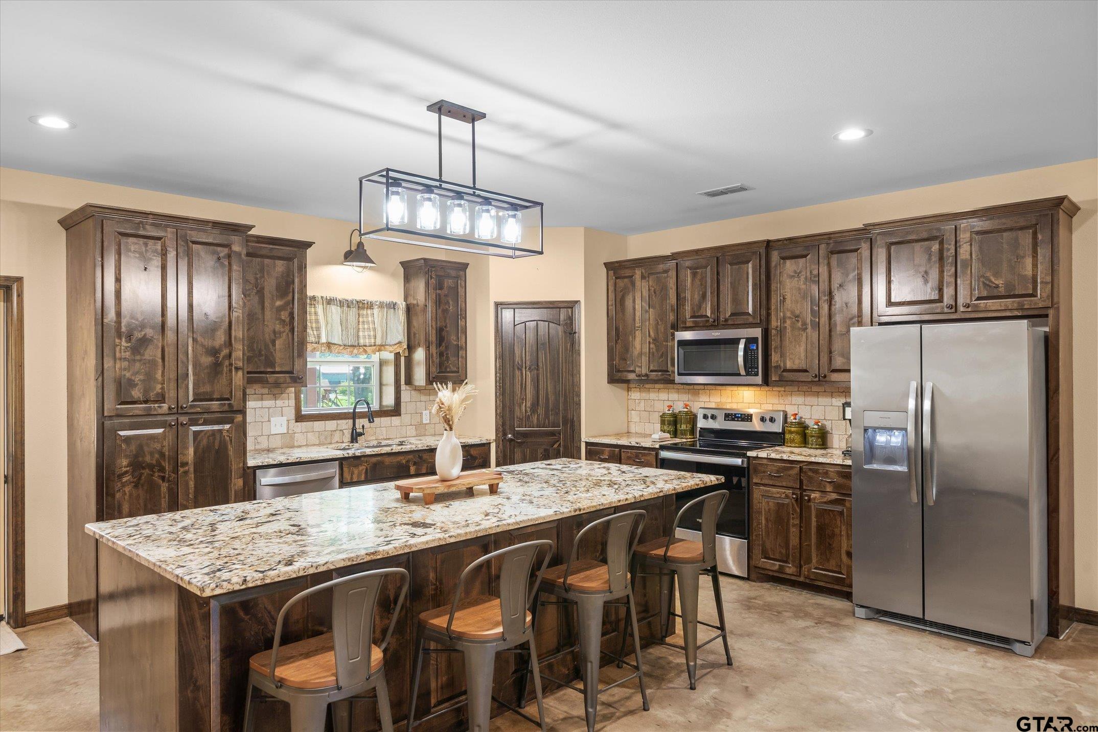 1137 VZ County Road Ben Wheeler, TX 75754 - Photo 7 of 39 Gallery Image 7