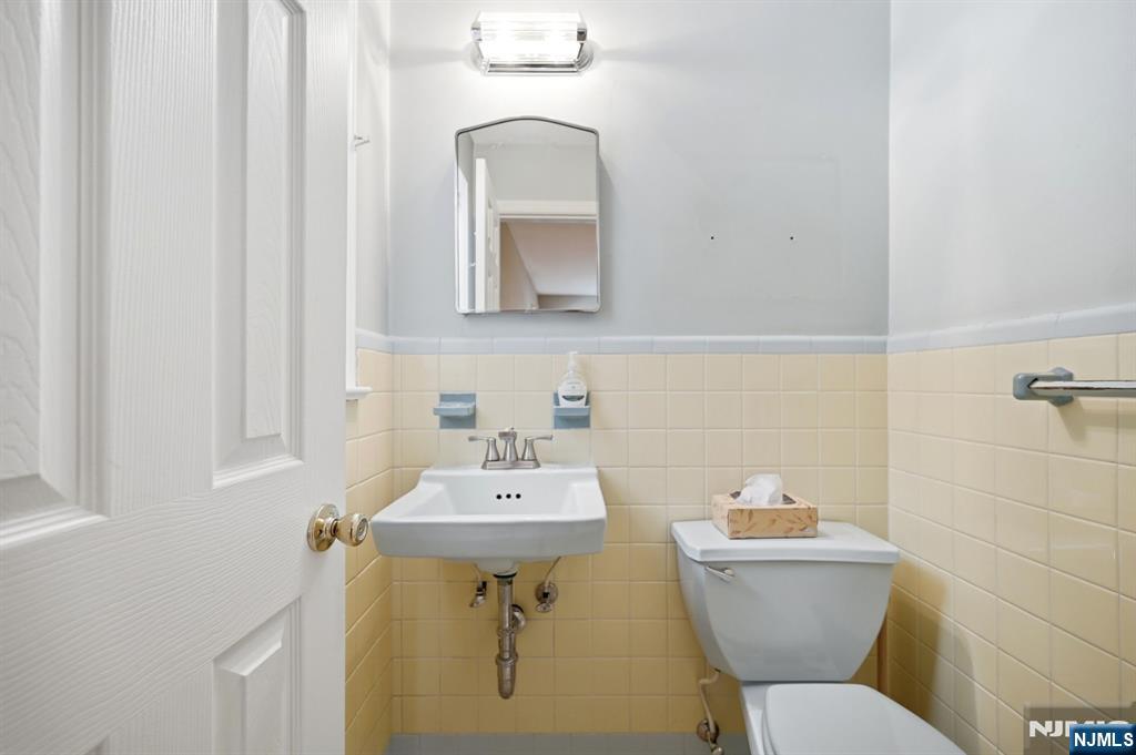 62 2nd Street Park Ridge, NJ 07656 - Photo 19 of 34