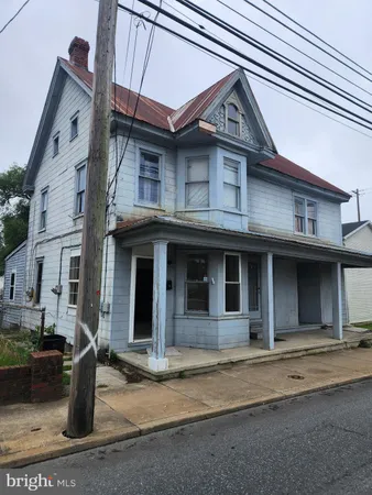 $950 | 406 East Moler Avenue, Unit 1, Martinsburg, WV 25404