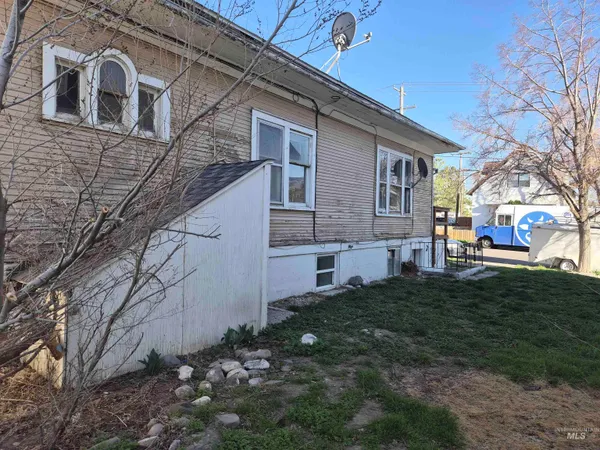 $214,900 | 650-652 West Lander Street, Pocatello, ID 83204