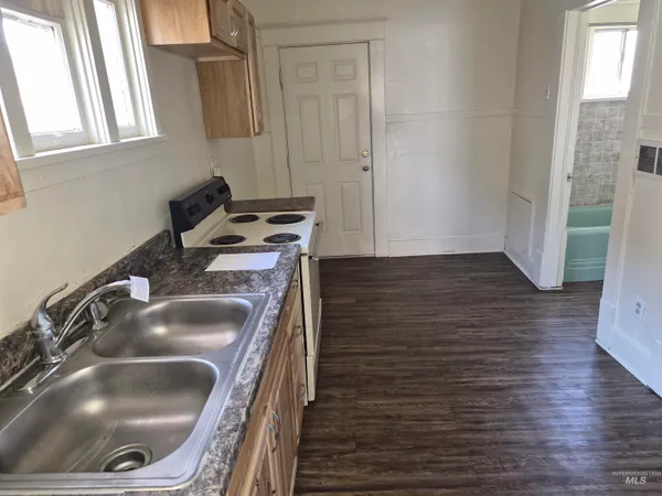 $214,900 | 650-652 West Lander Street, Pocatello, ID 83204