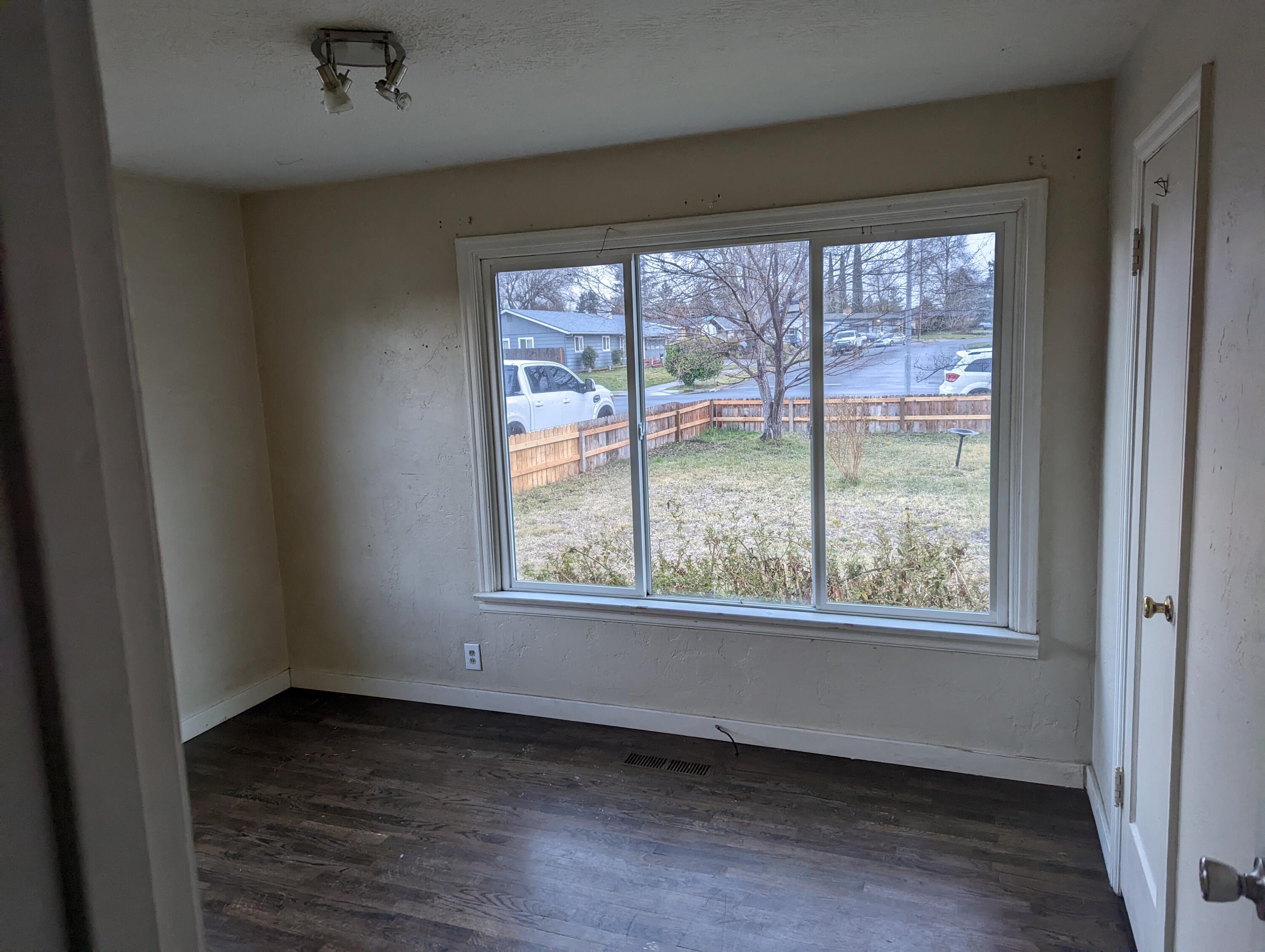 1917 Roberts Road Medford, OR 97504 - Photo 20 of 44 PXL_20220223_012546526