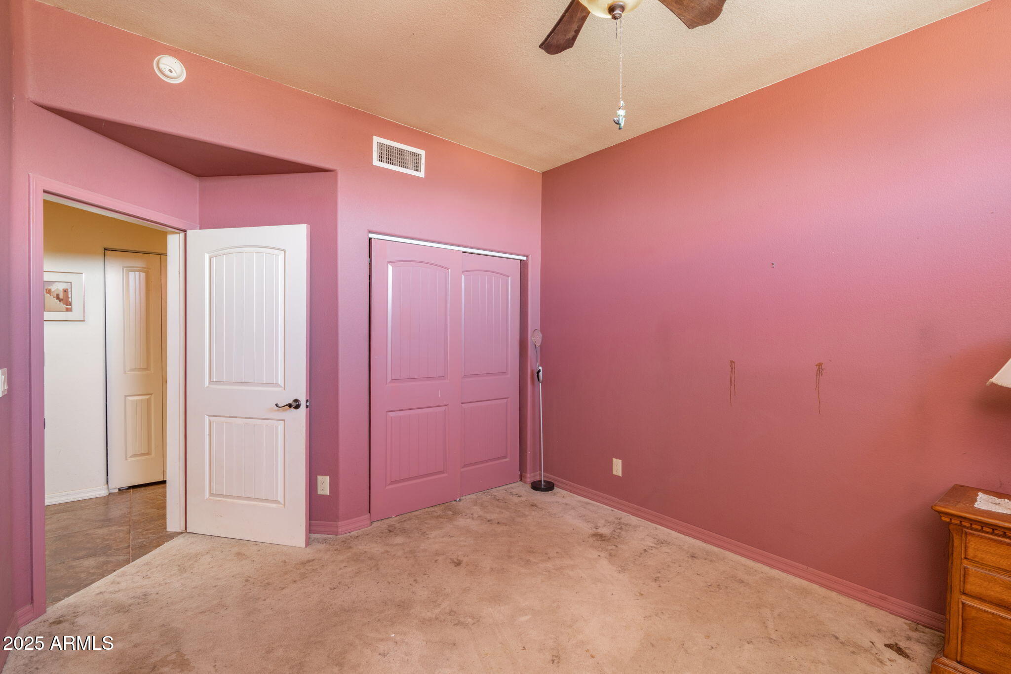 35575 West Pale Moon Road Seligman, AZ 86337 - Photo 20 of 45 an empty room with a empty space