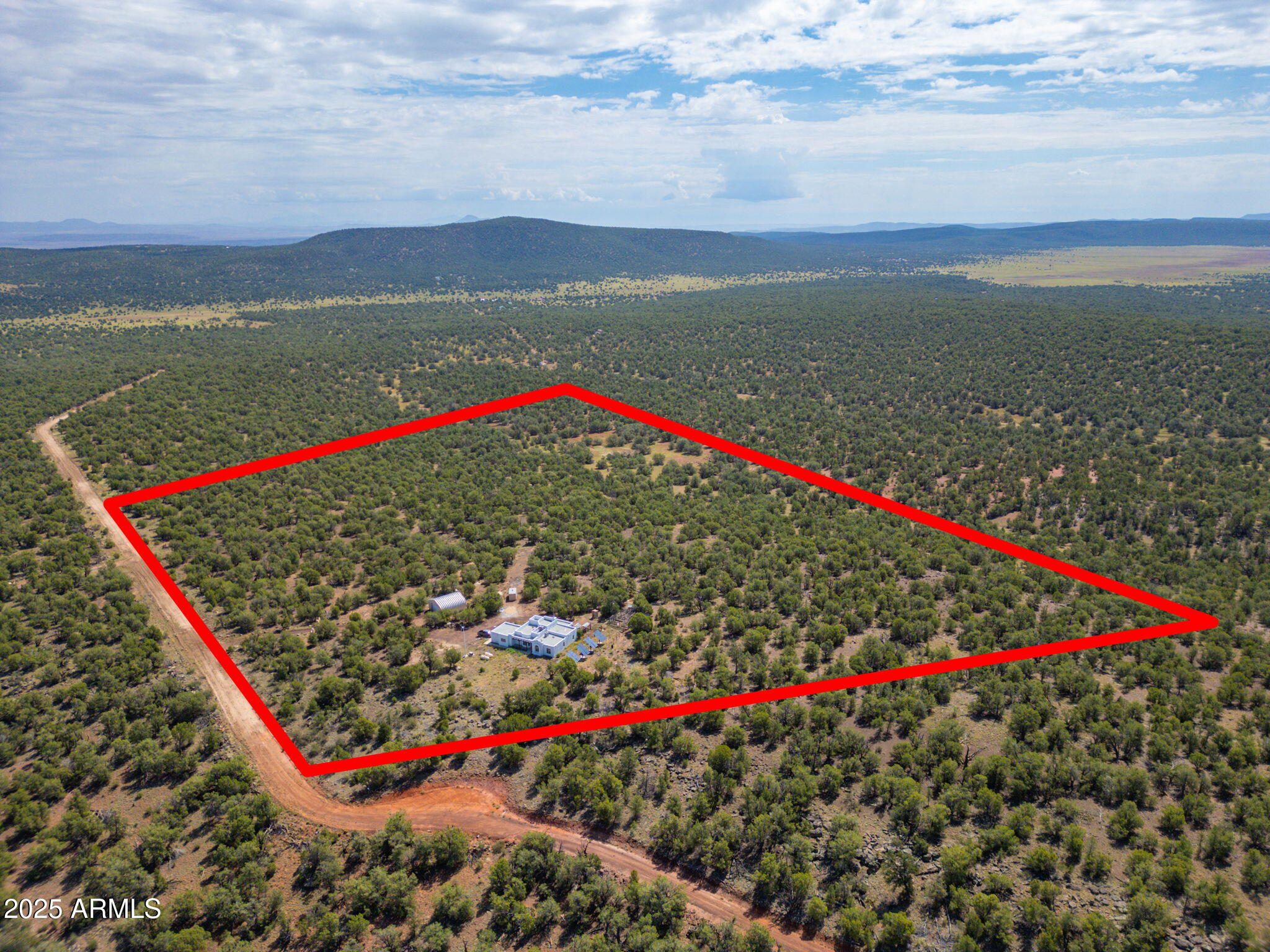 35575 West Pale Moon Road Seligman, AZ 86337 - Photo 39 of 45 a view of a small space near a lake