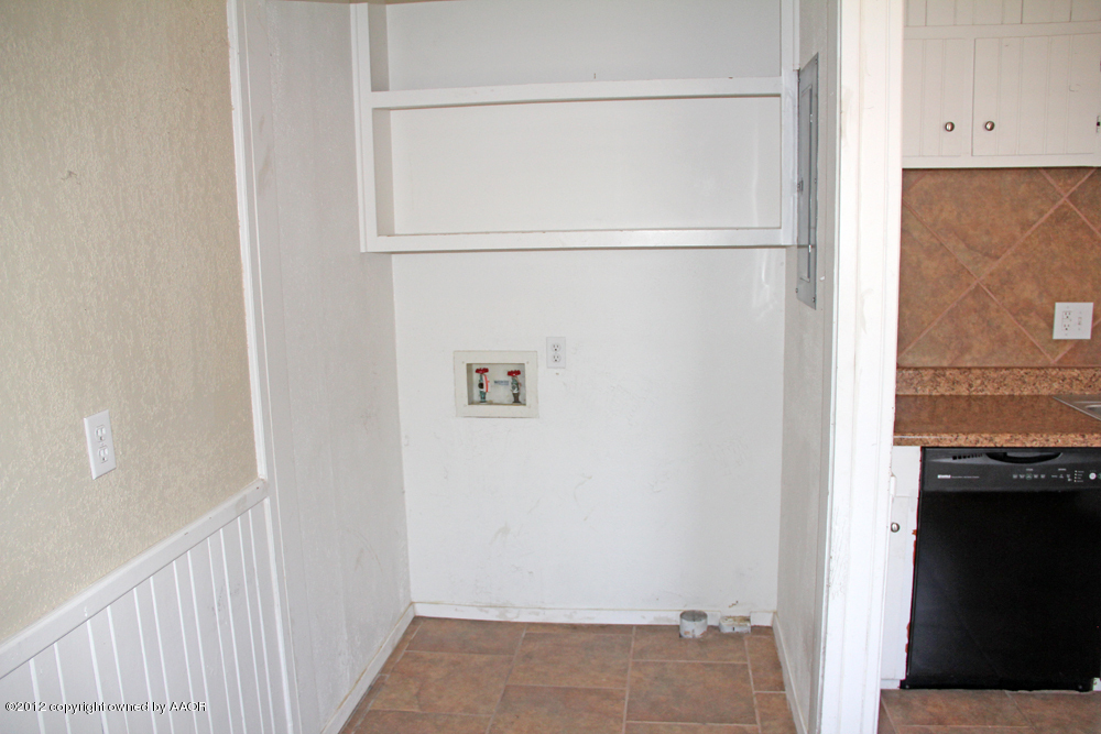 4306 South Hayden Street Amarillo, TX 79110 - Photo 10 of 23 a view of a bedroom with closet