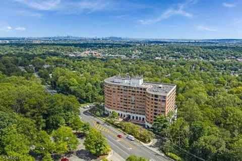 $694,000 | 616 South Orange Avenue, Unit SH4, Maplewood, NJ 07040
