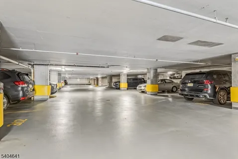 $694,000 | 616 South Orange Avenue, Unit SH4, Maplewood, NJ 07040