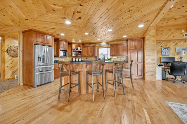 $720,000 | W8594 Hooyman Road, Shiocton, WI 54170