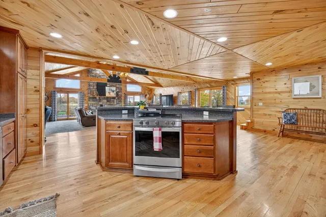 $720,000 | W8594 Hooyman Road, Shiocton, WI 54170