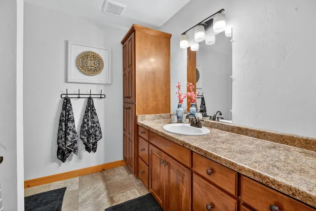 $720,000 | W8594 Hooyman Road, Shiocton, WI 54170