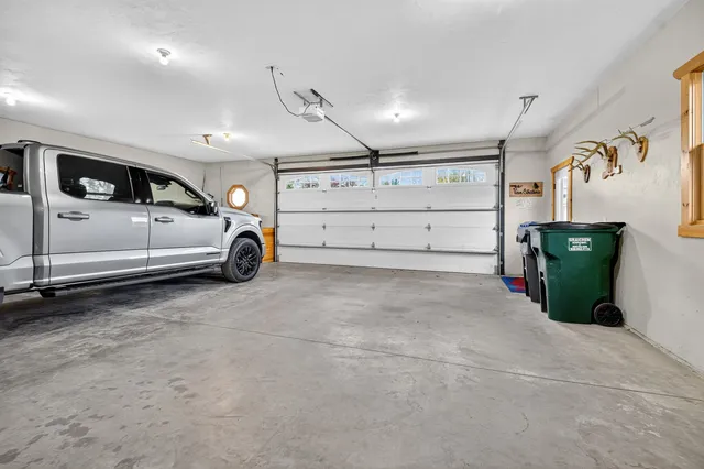 $720,000 | W8594 Hooyman Road, Shiocton, WI 54170