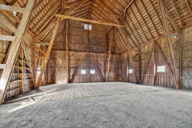 $720,000 | W8594 Hooyman Road, Shiocton, WI 54170