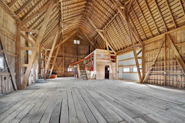 $720,000 | W8594 Hooyman Road, Shiocton, WI 54170