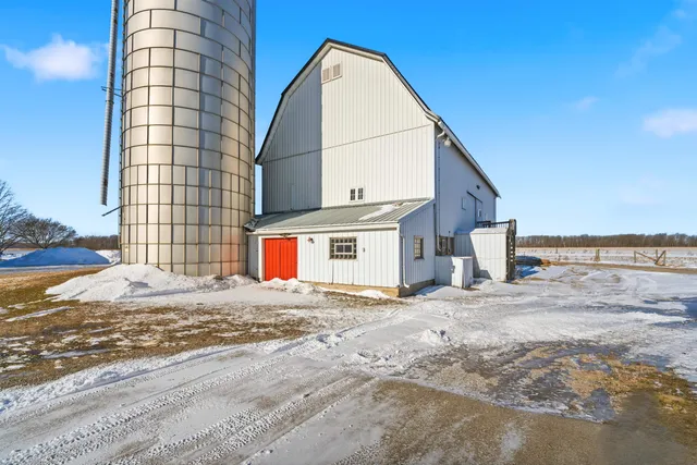 $720,000 | W8594 Hooyman Road, Shiocton, WI 54170