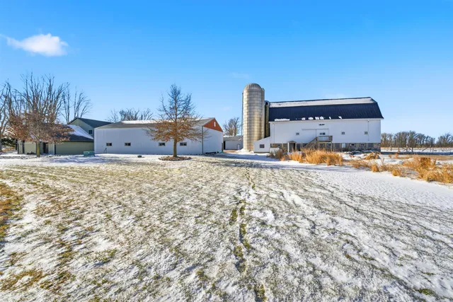 $720,000 | W8594 Hooyman Road, Shiocton, WI 54170