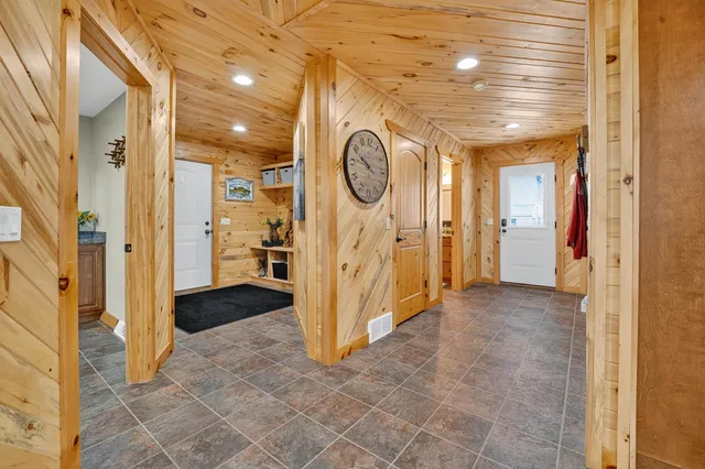 $720,000 | W8594 Hooyman Road, Shiocton, WI 54170