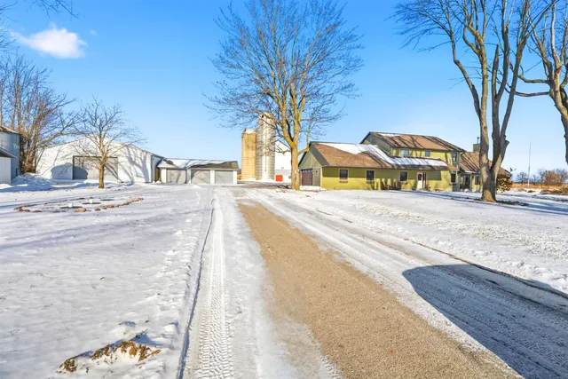 $720,000 | W8594 Hooyman Road, Shiocton, WI 54170