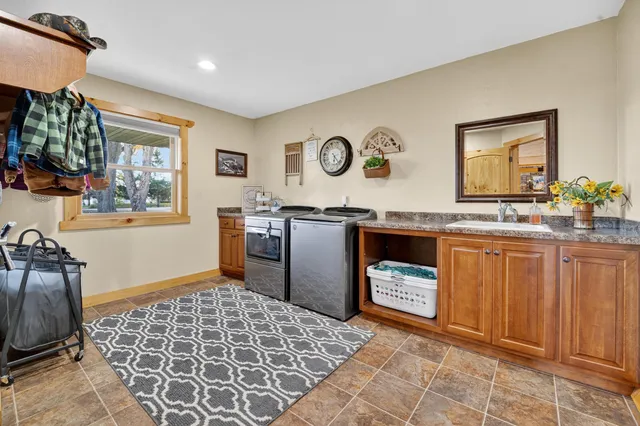 $720,000 | W8594 Hooyman Road, Shiocton, WI 54170