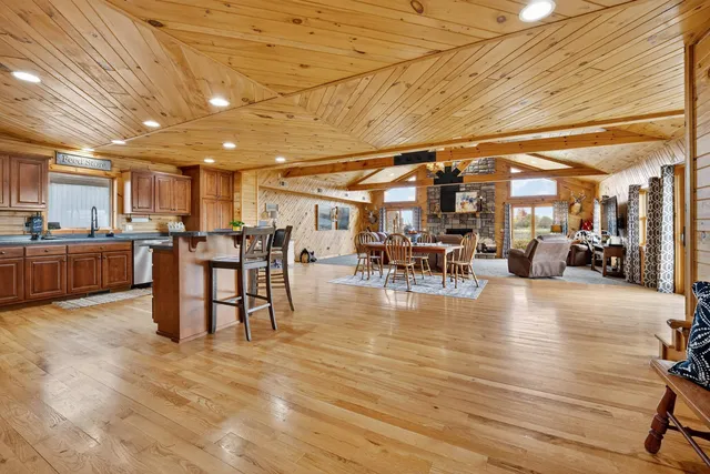 $720,000 | W8594 Hooyman Road, Shiocton, WI 54170