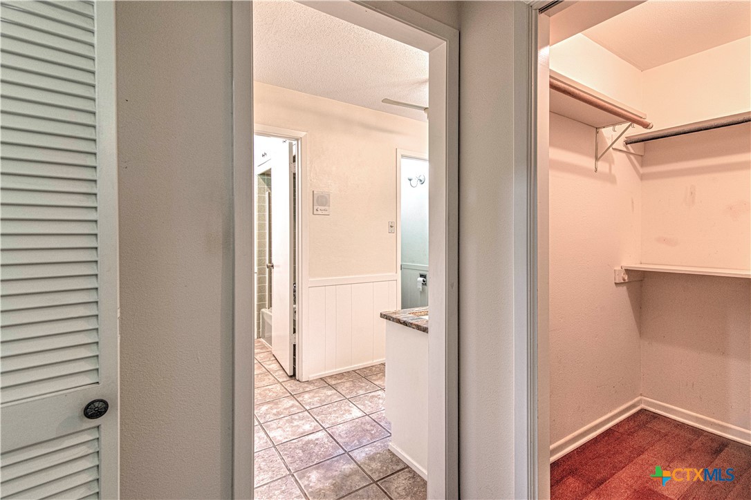 2701 Wren Circle Temple, TX 76502 - Photo 35 of 48 a view of a bathroom from a corridor