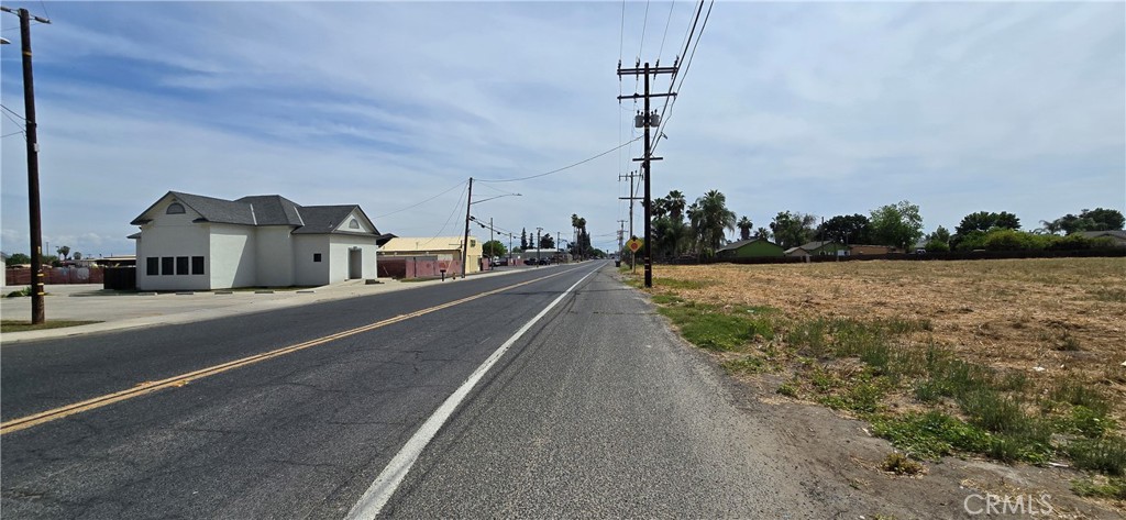 0 West Inyo Avenue Tulare, CA 93274 - Photo 3 of 24 a house with river in front of it