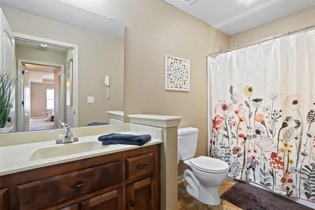 $295,000 | 11680 North Ewing Avenue, Kansas City, MO 64156