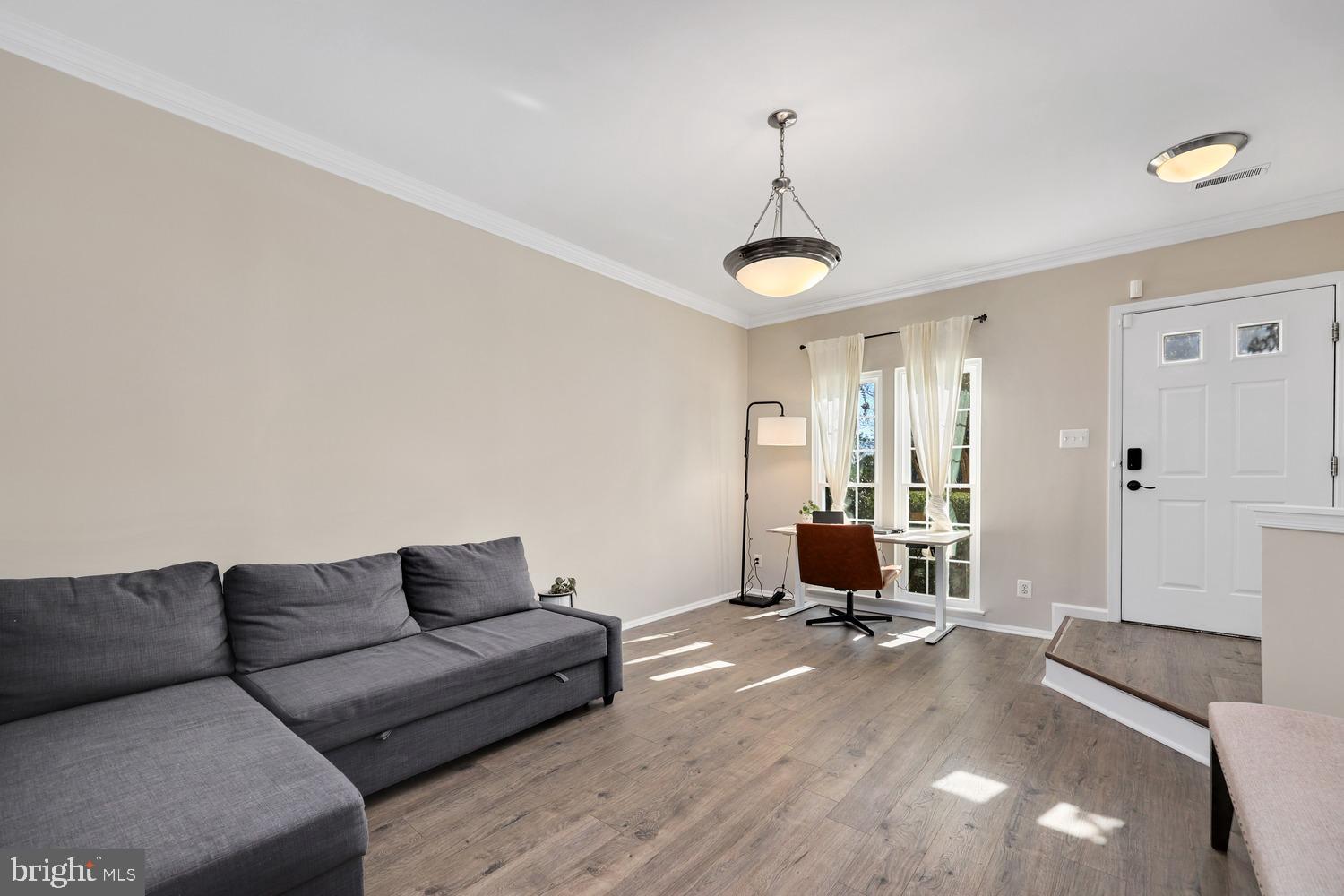 6729 Stone Maple Terrace Centreville, VA 20121 - Photo 4 of 37