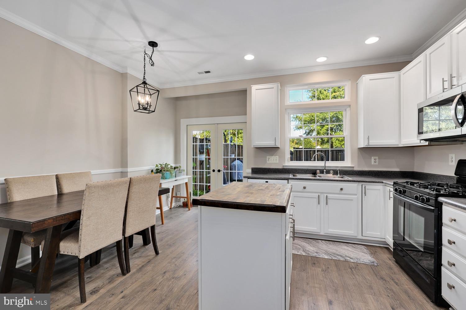 6729 Stone Maple Terrace Centreville, VA 20121 - Photo 10 of 37