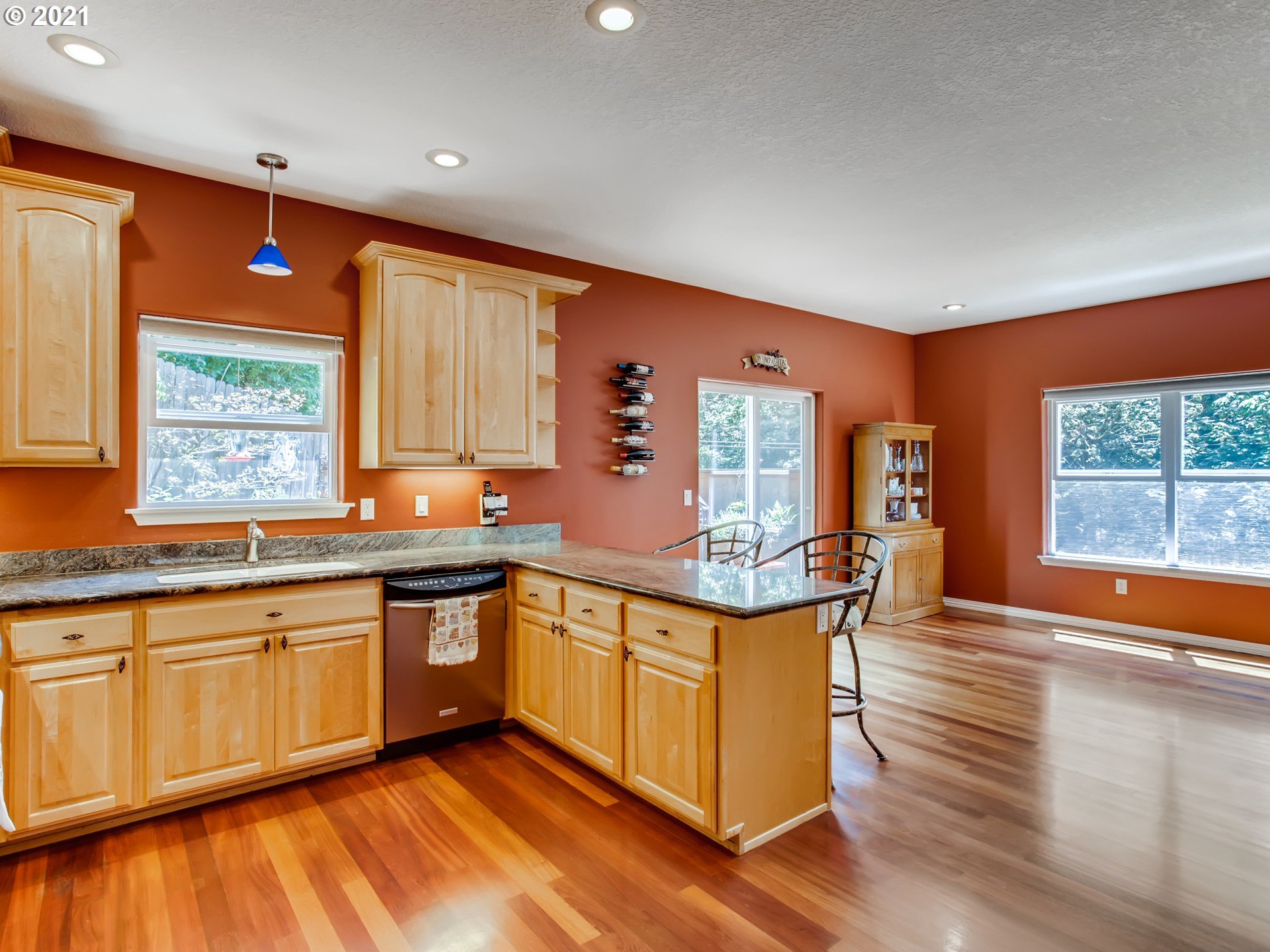 9543 Southwest Spring Crest Drive Portland, OR 97225 - Photo 11 of 31 Gallery Image 11