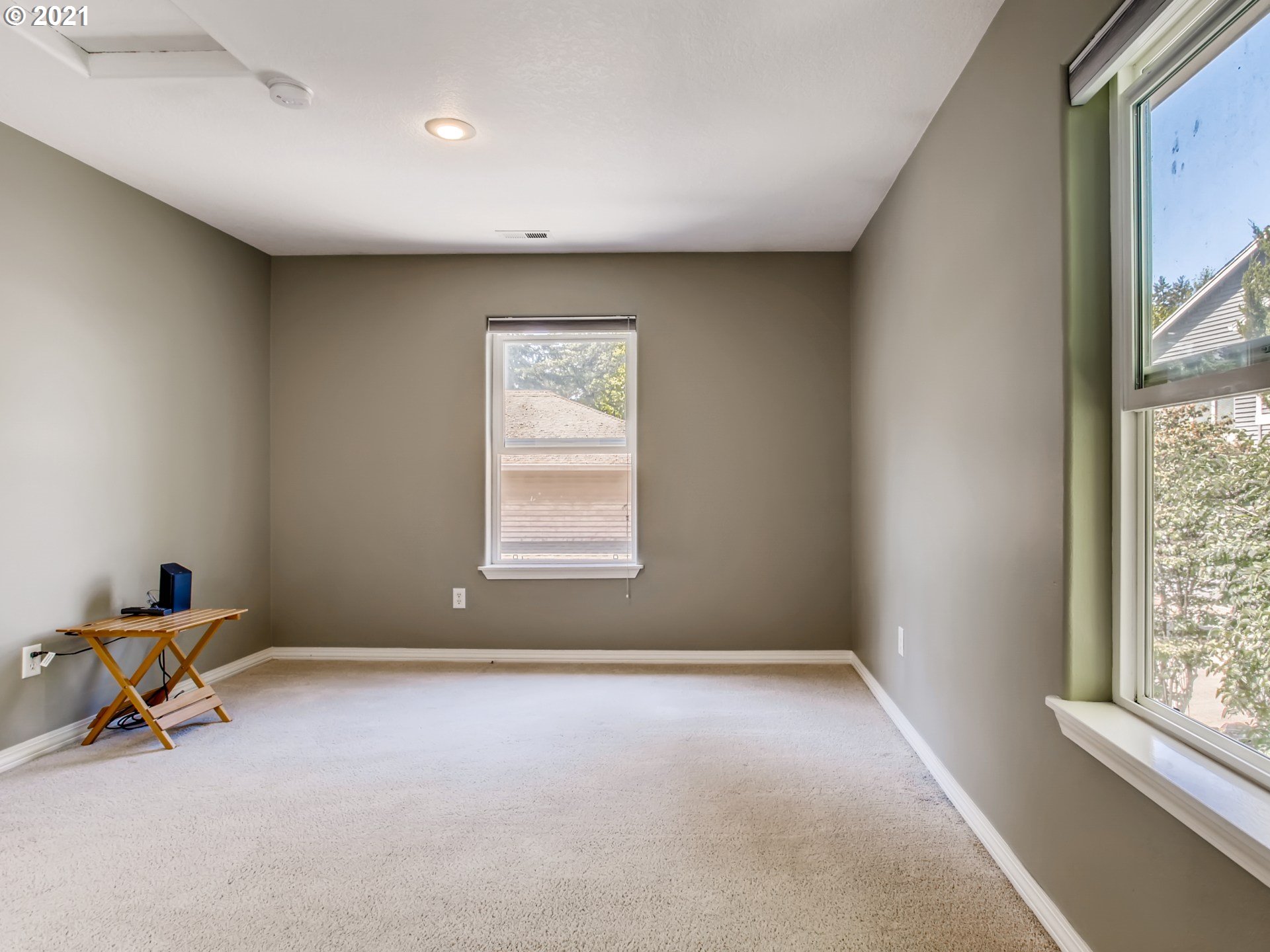 9543 Southwest Spring Crest Drive Portland, OR 97225 - Photo 19 of 31 Gallery Image 19