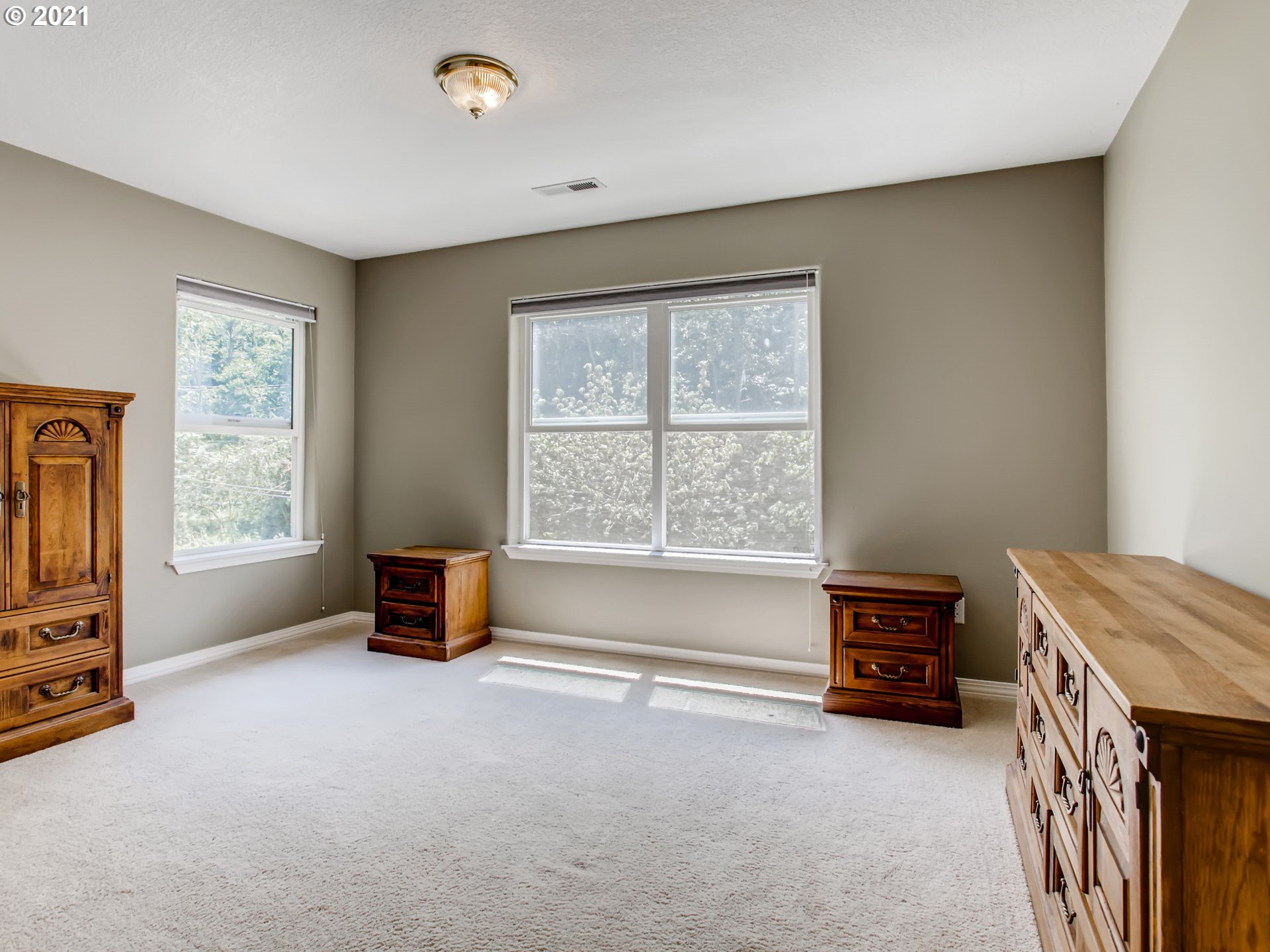 9543 Southwest Spring Crest Drive Portland, OR 97225 - Photo 22 of 31 Gallery Image 22