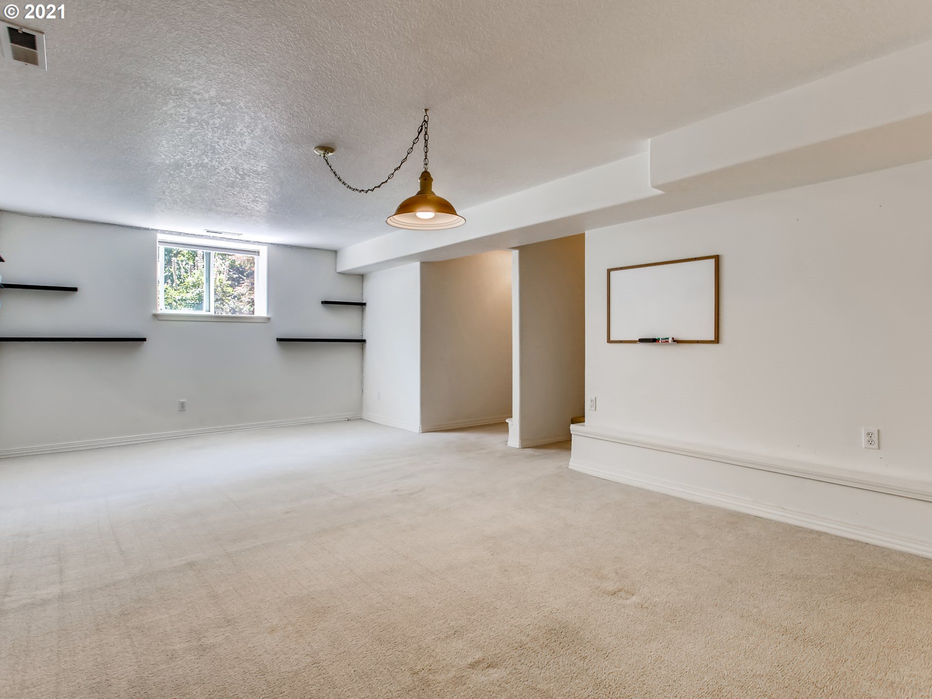 9543 Southwest Spring Crest Drive Portland, OR 97225 - Photo 26 of 31 Gallery Image 26