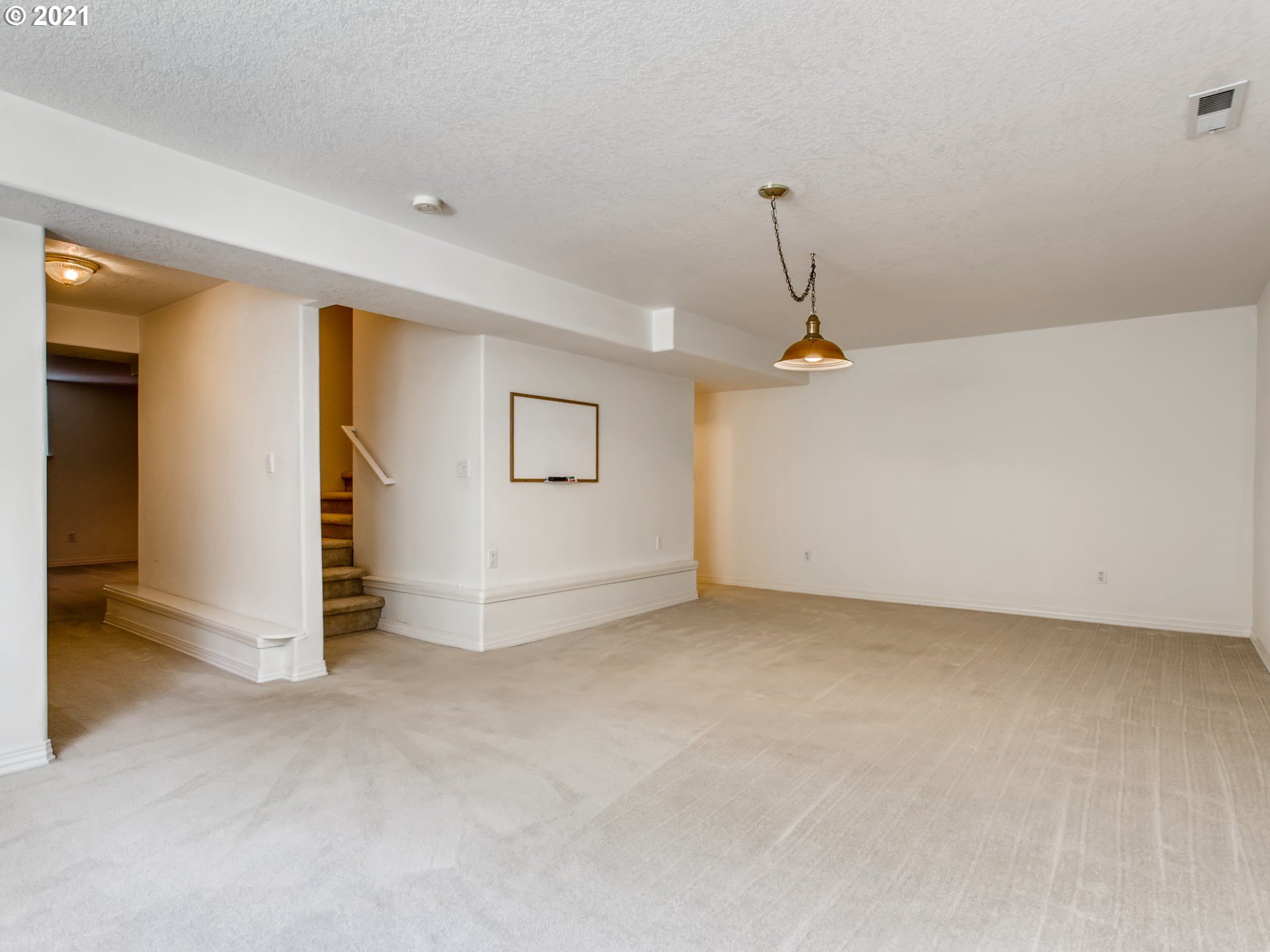 9543 Southwest Spring Crest Drive Portland, OR 97225 - Photo 27 of 31 Gallery Image 27