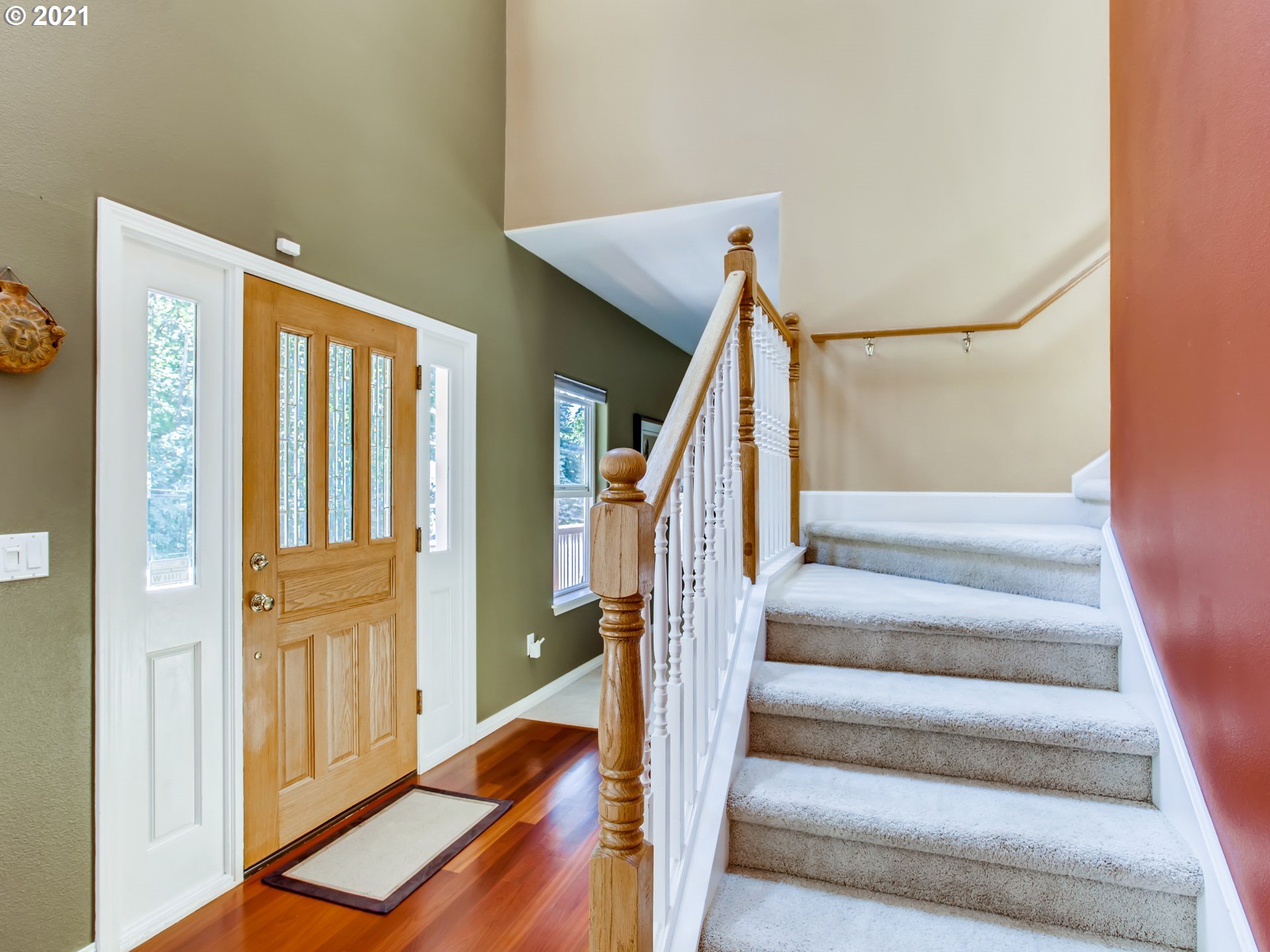 9543 Southwest Spring Crest Drive Portland, OR 97225 - Photo 4 of 31 Gallery Image 4