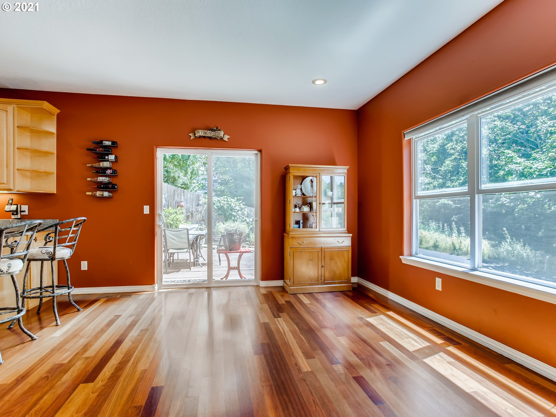 9543 Southwest Spring Crest Drive Portland, OR 97225 - Photo 8 of 31 Gallery Image 8
