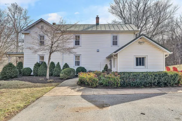 $569,500 | 8340 Poplar Springs Lane, Roanoke, VA 24018