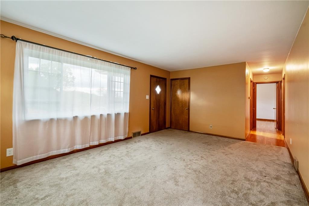 124 Clover Drive Monaca, PA 15061 - Photo 3 of 27 an empty room with closet area