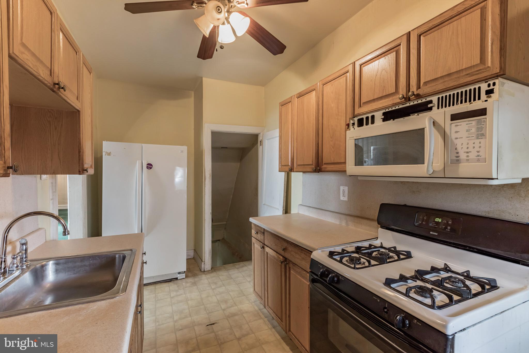 5441 Rising Sun Avenue Philadelphia, PA 19120 - Photo 8 of 17 Kitchen 2
